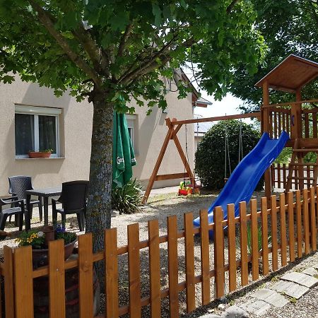 Borostyankert Etterem & Vendeghaz Hotel Sitke Buitenkant foto