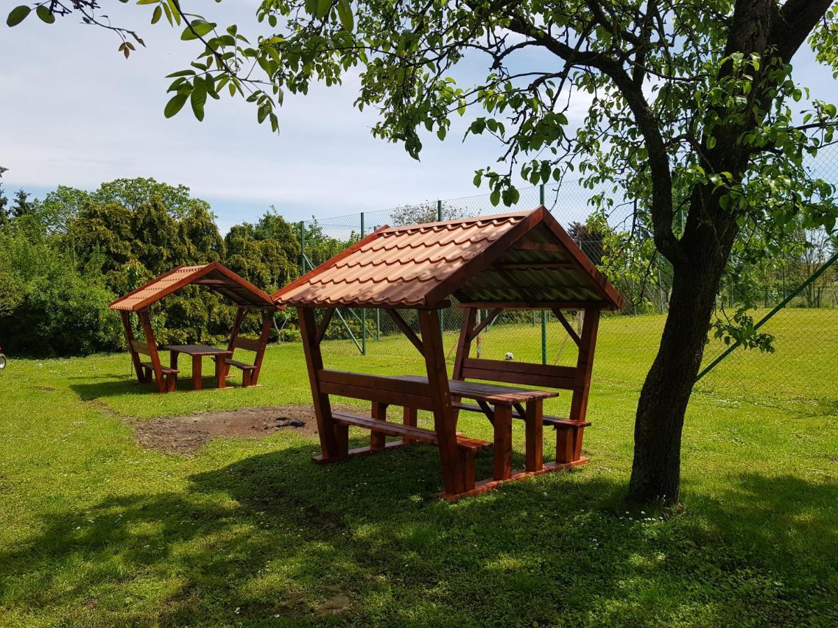 Borostyankert Etterem & Vendeghaz Hotel Sitke Buitenkant foto