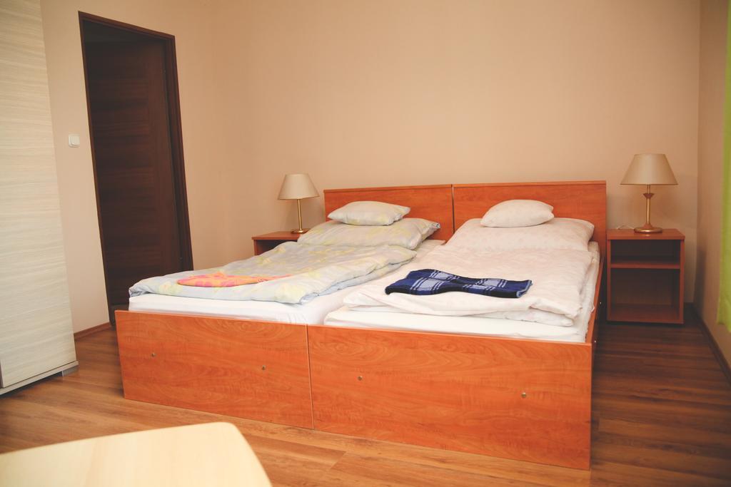 Borostyankert Etterem & Vendeghaz Hotel Sitke Buitenkant foto