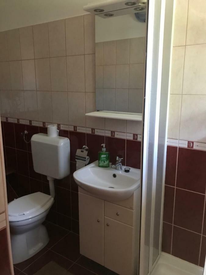Borostyankert Etterem & Vendeghaz Hotel Sitke Buitenkant foto